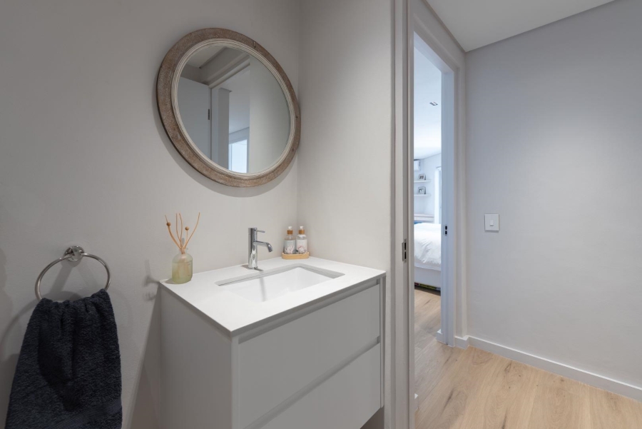 2 Bedroom Property for Sale in Sea Point Western Cape